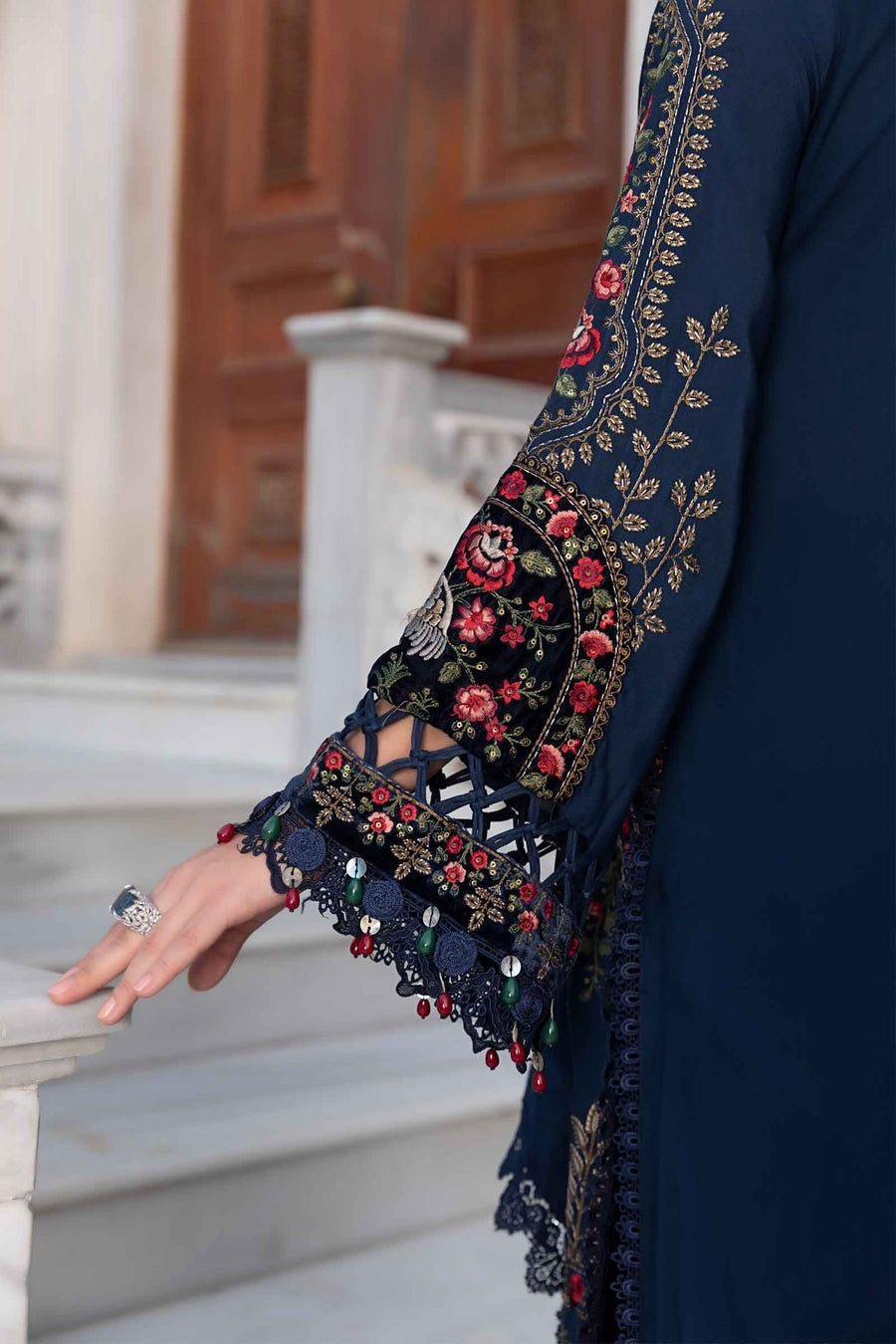 MARIA B 3pc Ustitched Fully Embroidered Suit
CODE 7248