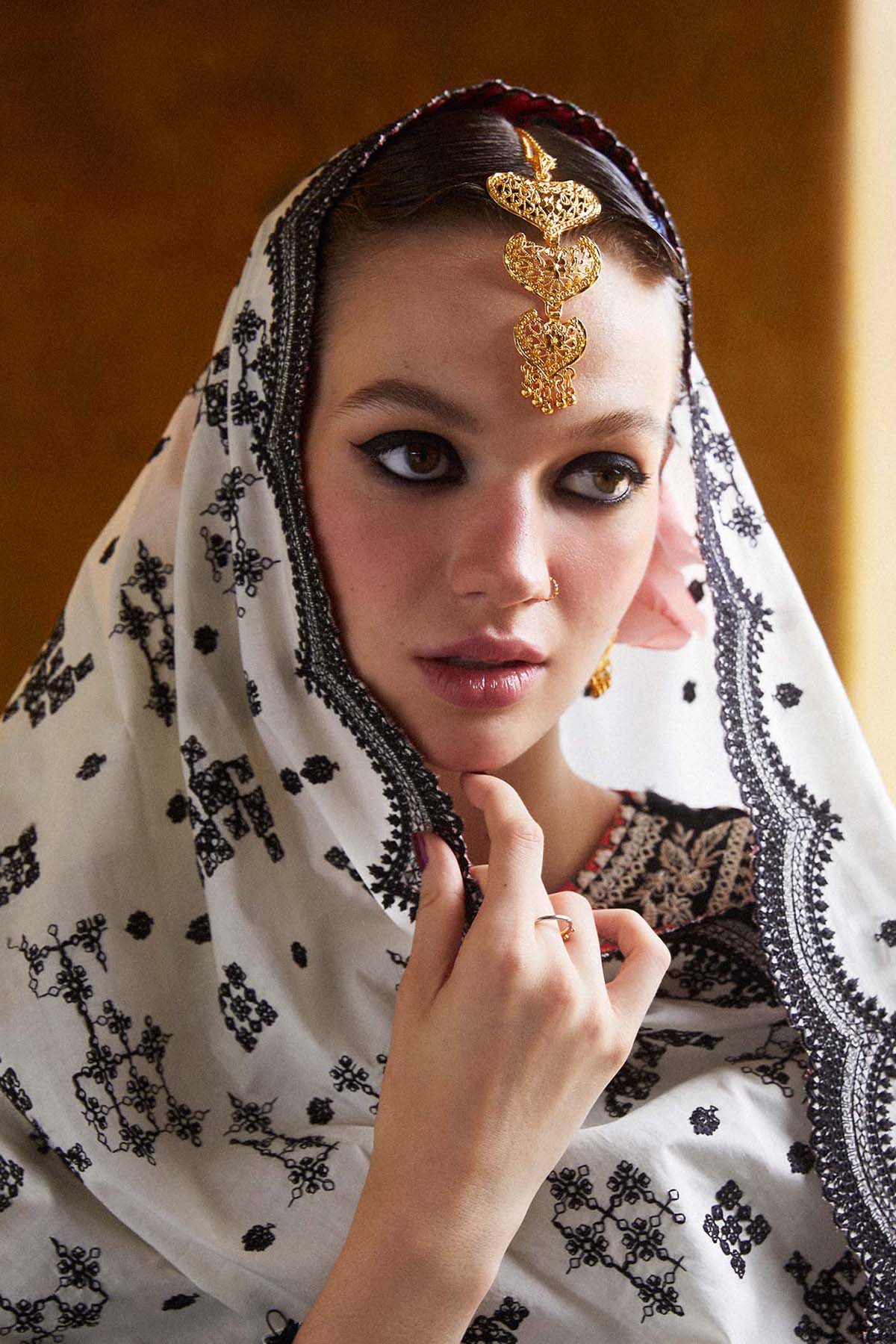 Hussain Rehar 3PC Embroidered Lawn Suit with Printed Cotton Slub Net Dupatta -7172