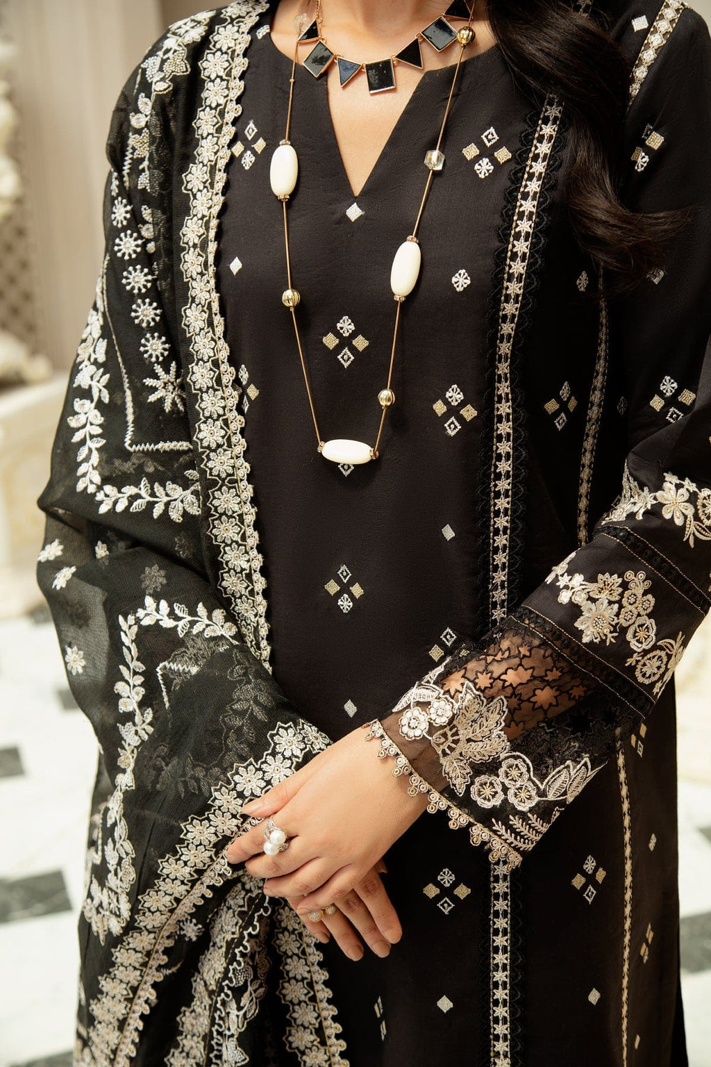 BAREEZE 3PC UNSTITCHED EMBROIDERED CODE 4037