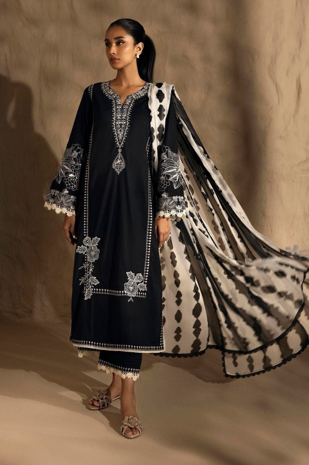 SANA SAFINAZ 3PC UNSTITCHED FULLY EMBROIDERED