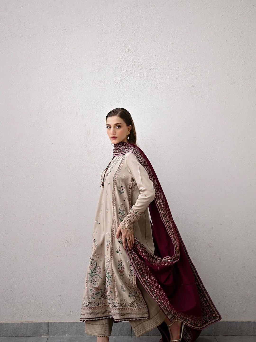 IZEL 3PC UNSTITCHED EMBROIDERED