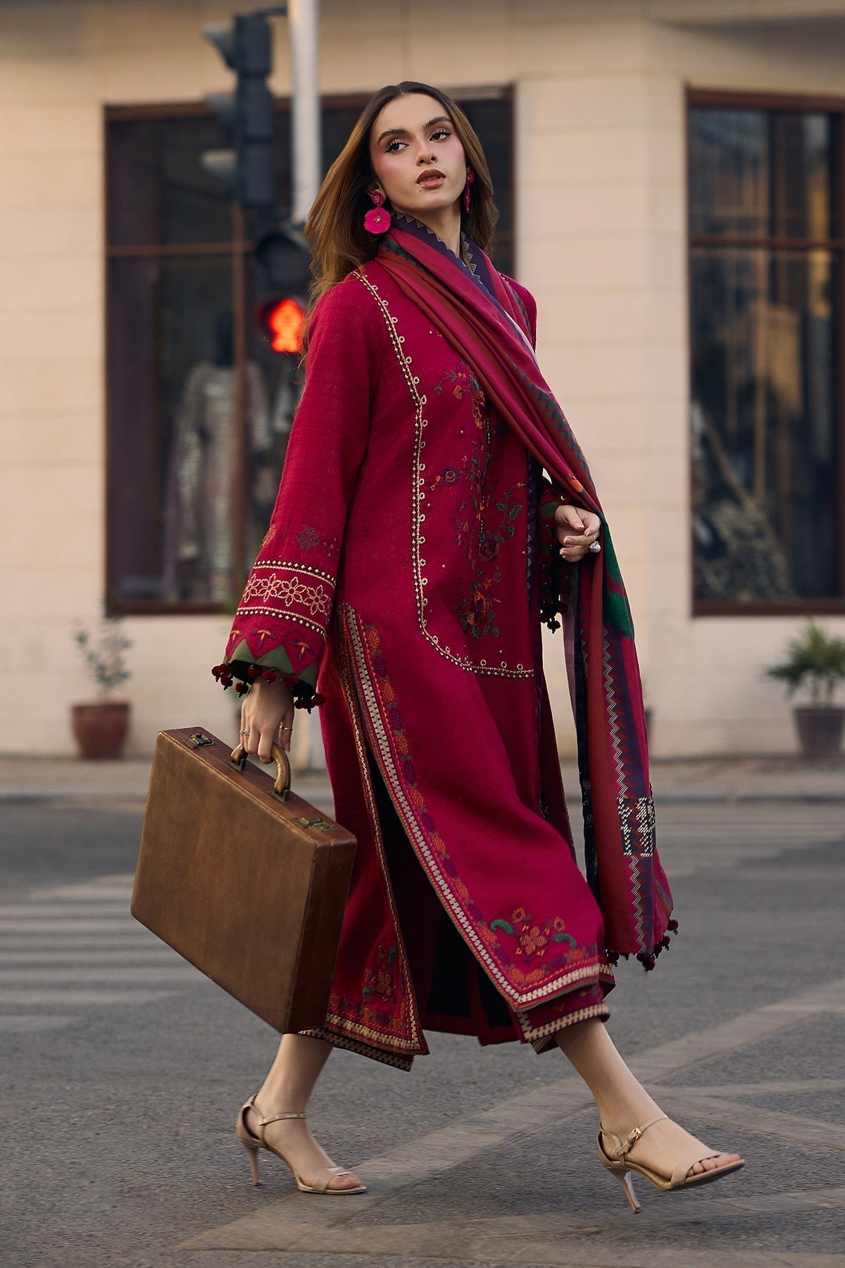 CHARIZMA LAWN-3PC EMBROIDERED Code:7325