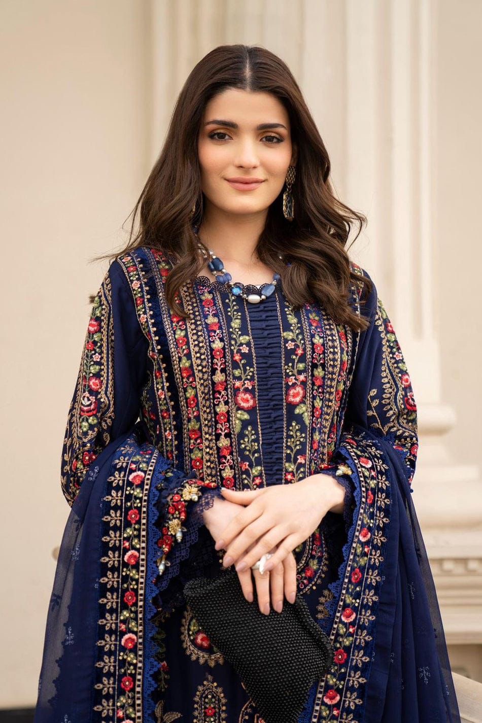 MARIA B 3pc Ustitched Fully Embroidered Suit
CODE 7248