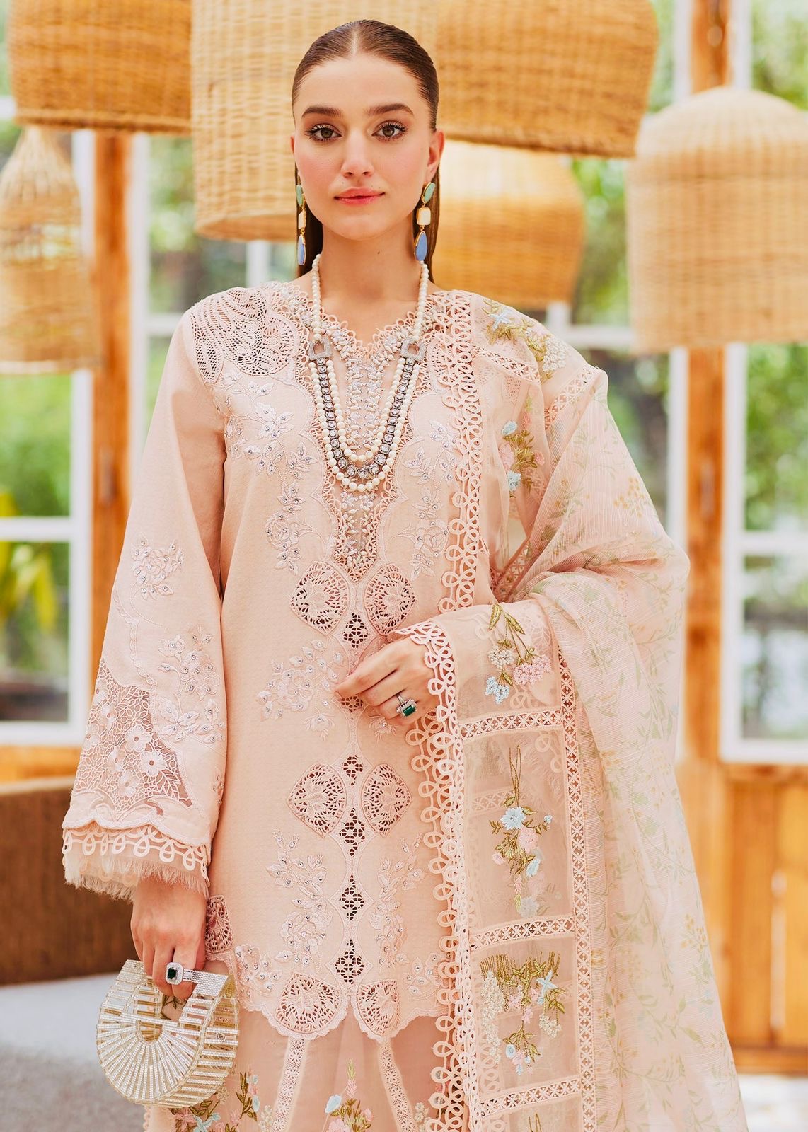 CRIMSON 3PC LAWN UNSTITCHED EMBROIDERED 
Code:4030