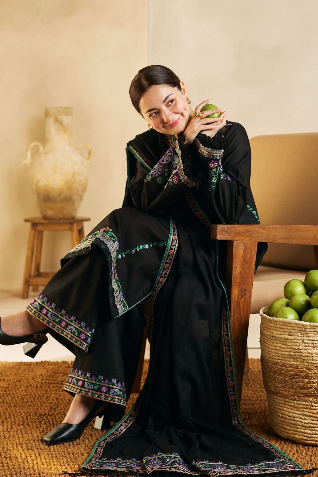 ZARA SHAHJAHAN 03PCS UNSTITCHED SUIT
FABRIC Dhank