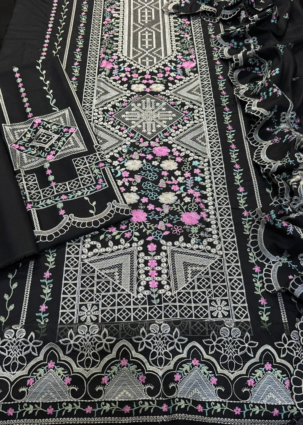 BIN ILYAS 3PC LUXURY ETHNIC